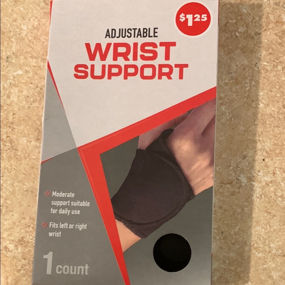 NIB Adjustable Black Wrist Support (left  / right wrist)